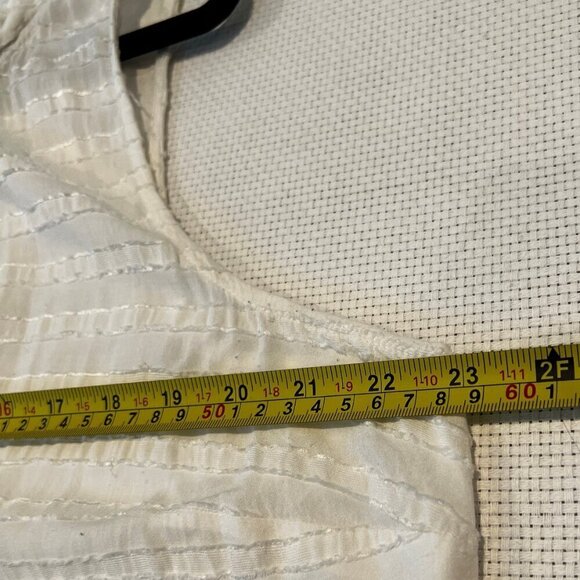 Torrid Size 1 White Semi Sheer lightweight Rayon Tank Top Blouse tie neckline 1X - Picture 10 of 10